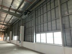 Thyssen Haniel Logistics Centre (D16), Warehouse #458801081